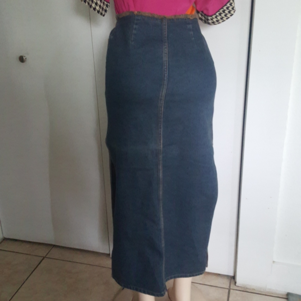 Skirts - Picture 4 of 12